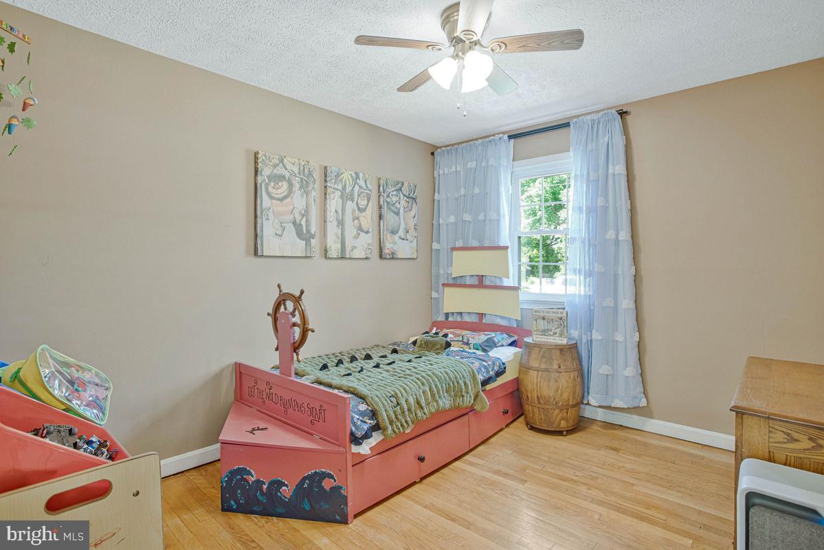 ROBSHIRE MANOR - Residential