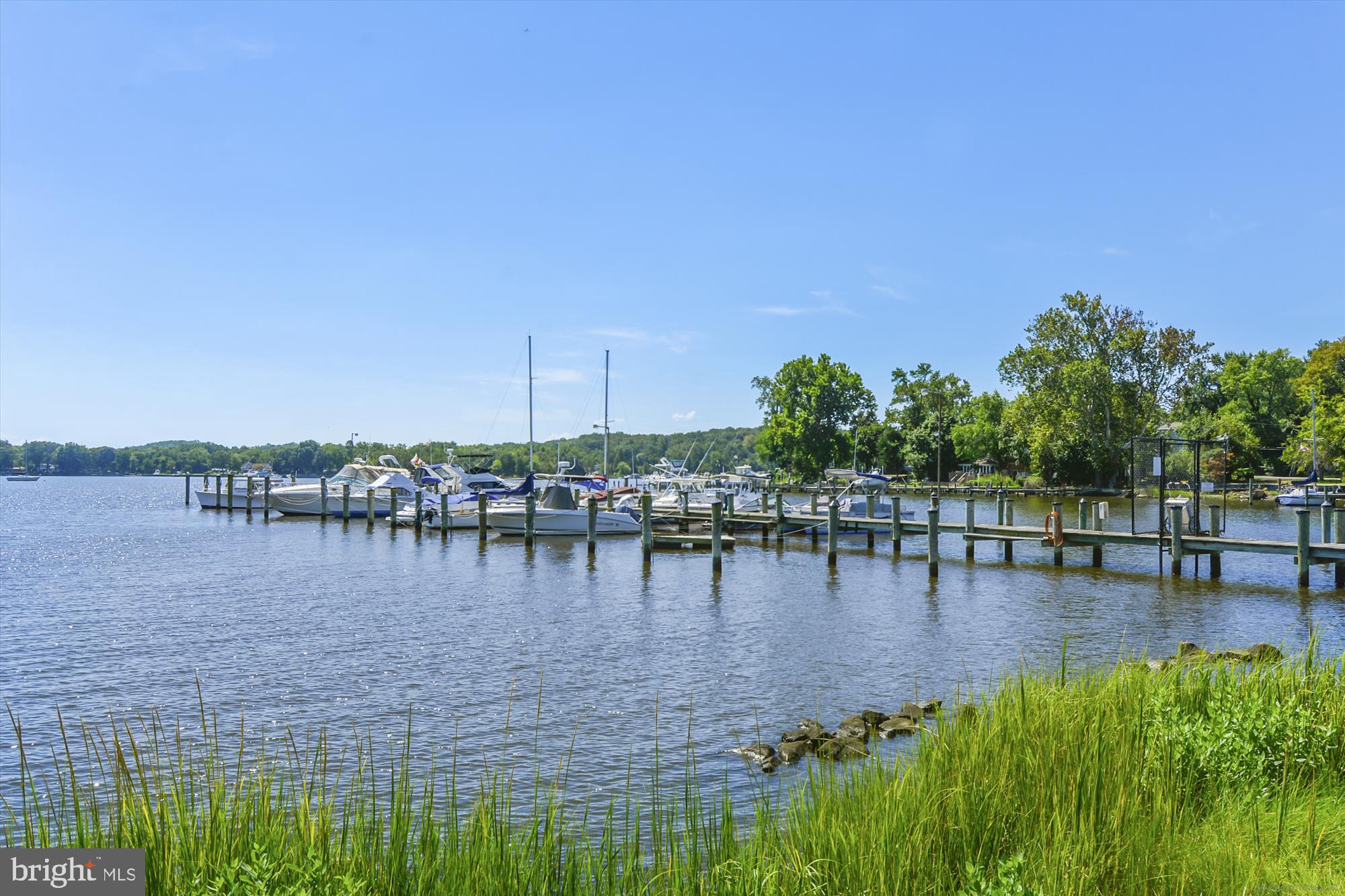 WOODLAND BEACH - Residential