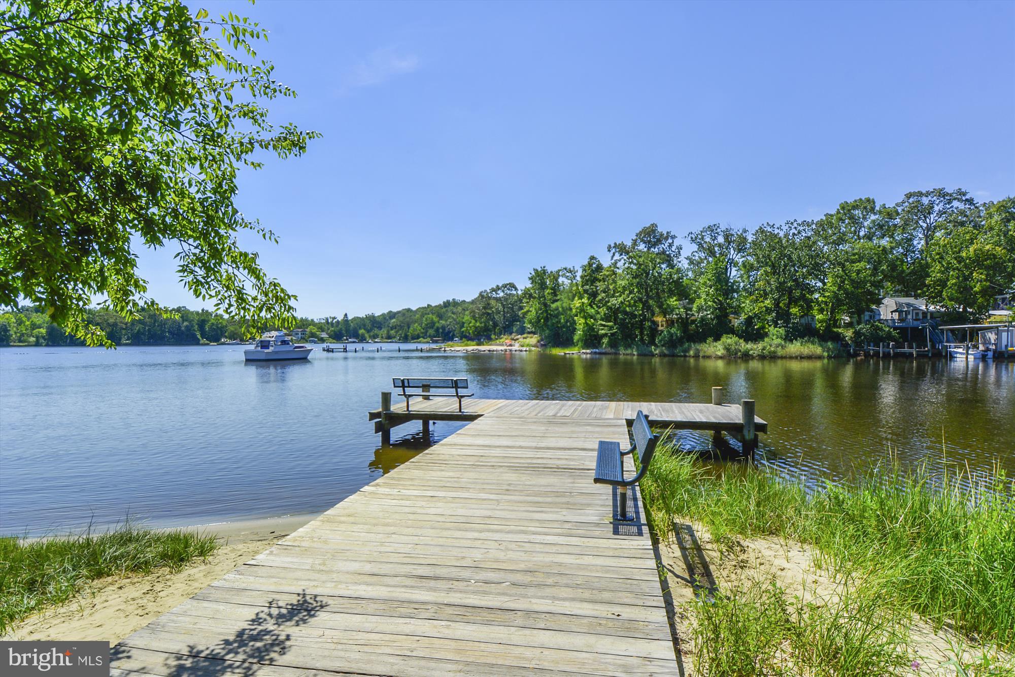 WOODLAND BEACH - Residential