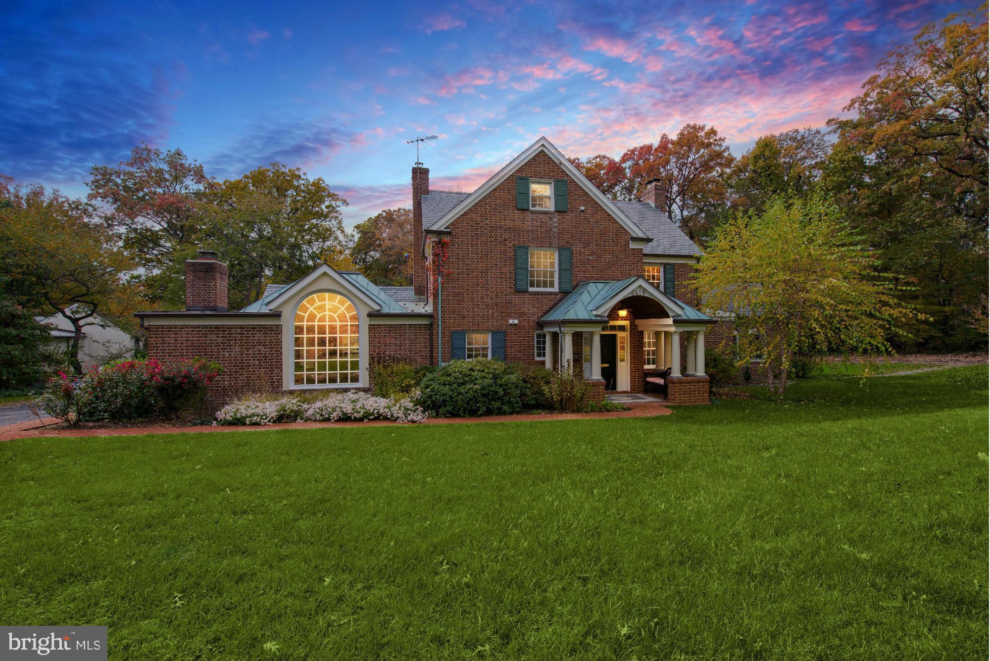 Unique opportunity to own a private haven on 1.33 acres in the center of Alexandria .Pull into the circular driveway & escape into a private homestead surrounded by trees.  Inside,the sunny kitchen fam/room combination is the heart of the residence with a Palladian window soaring from floor to ceiling. The comfortable dining room and the living room are made for entertaining, Amazing office too!