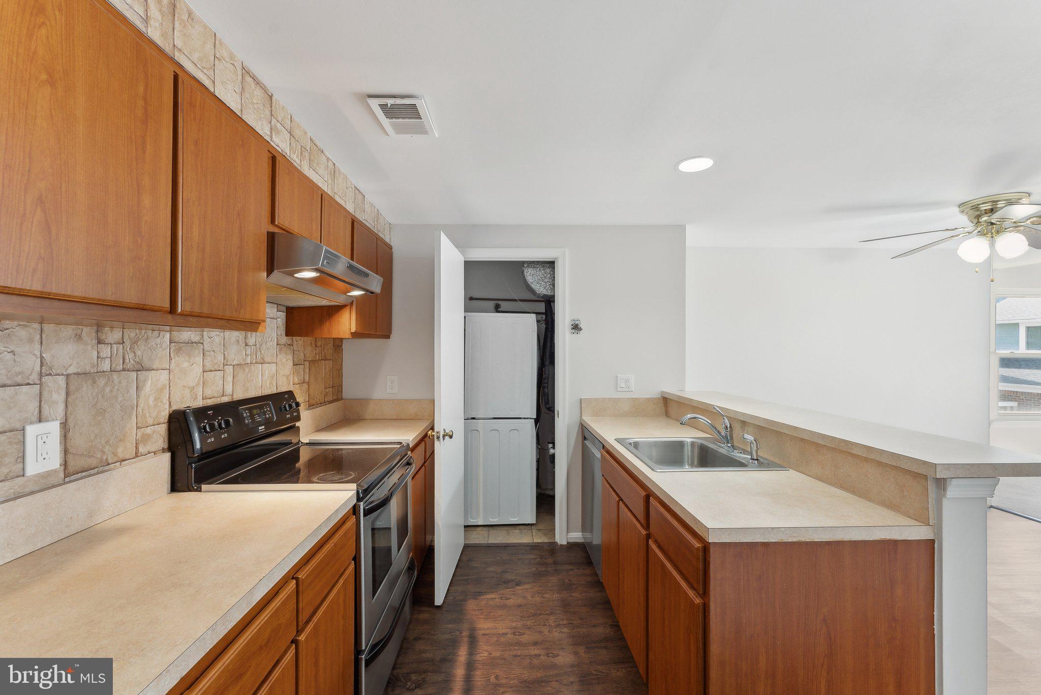 PEMBROOK VILLAGE - Residential