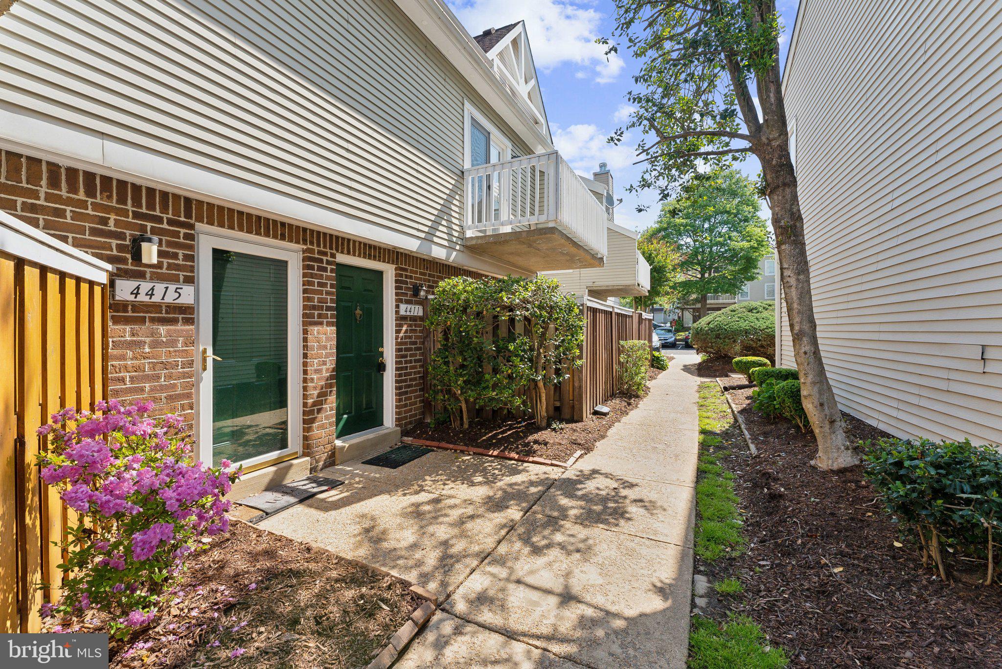 PEMBROOK VILLAGE - Residential