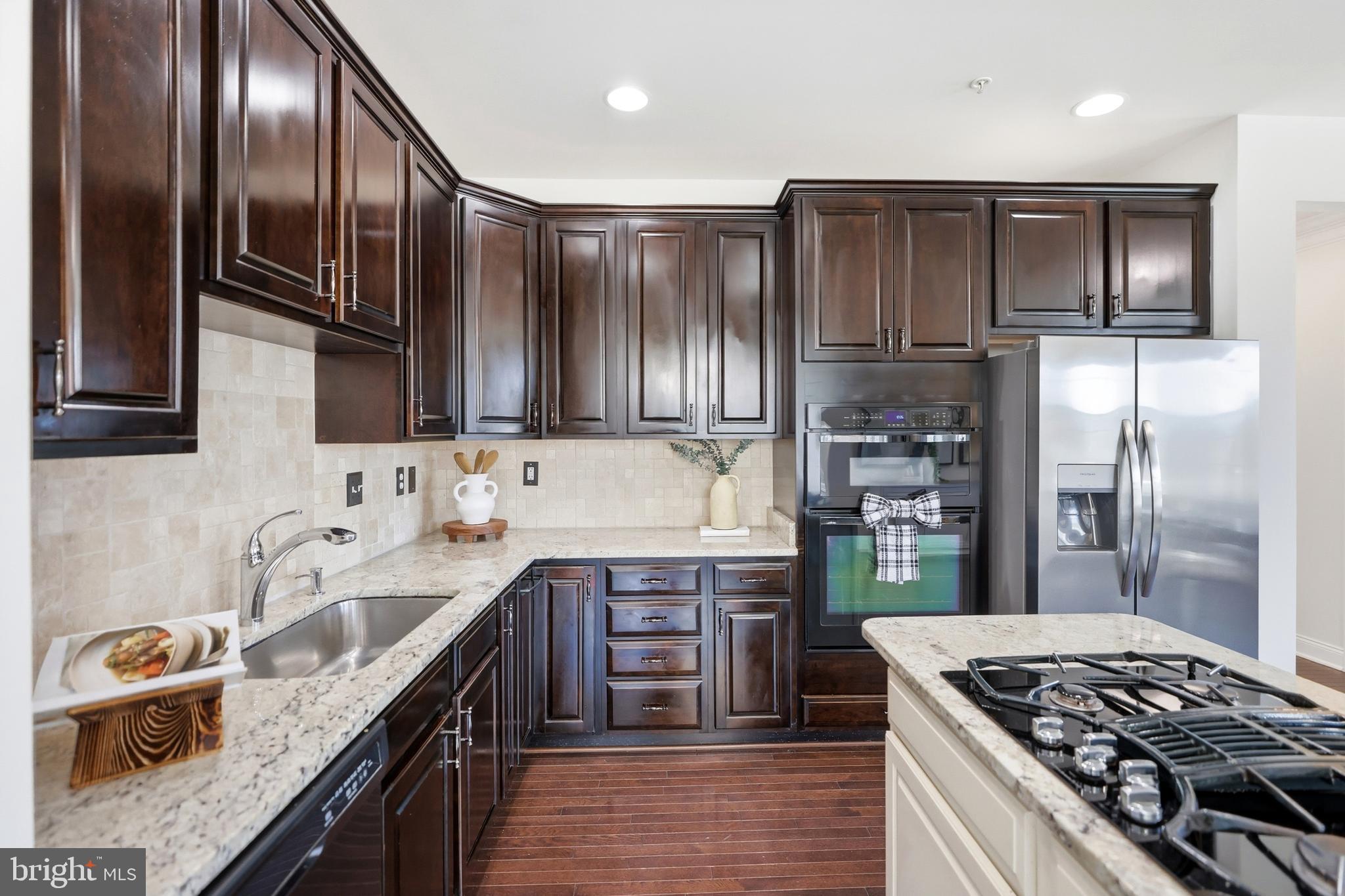 THE ENCLAVE AT ARUNDEL PRESERVE - Residential