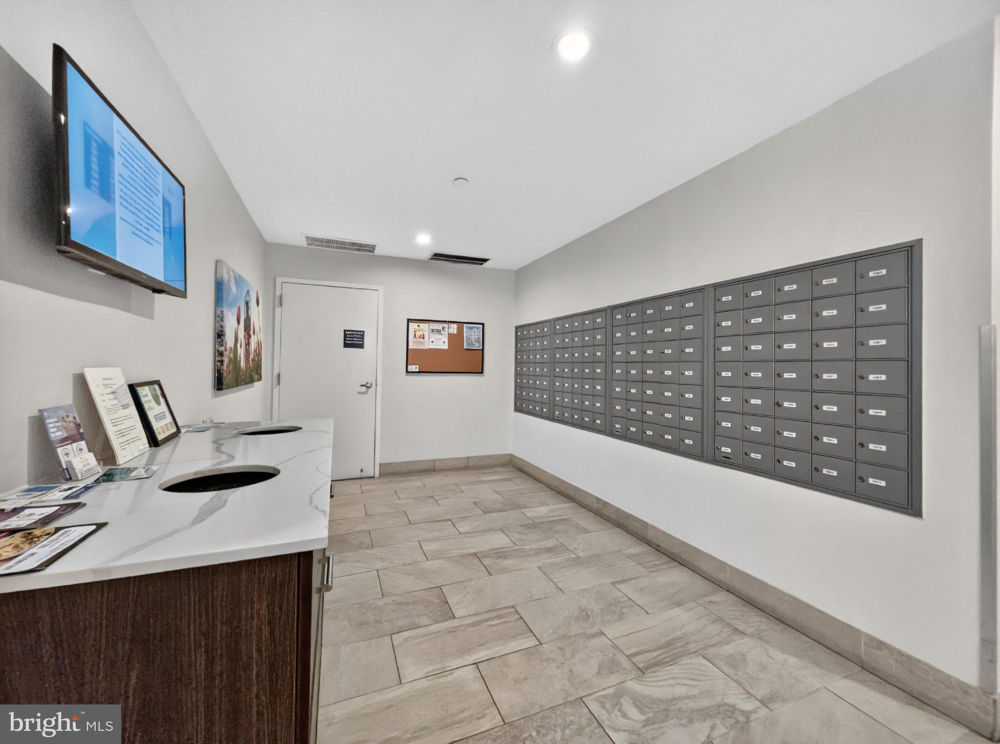 CLARENDON - Residential