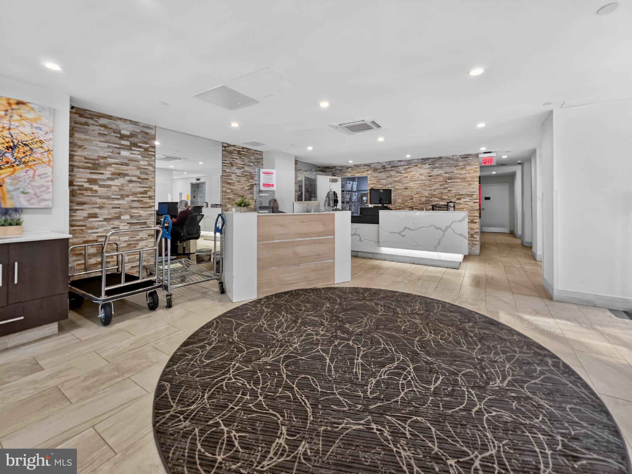 CLARENDON - Residential