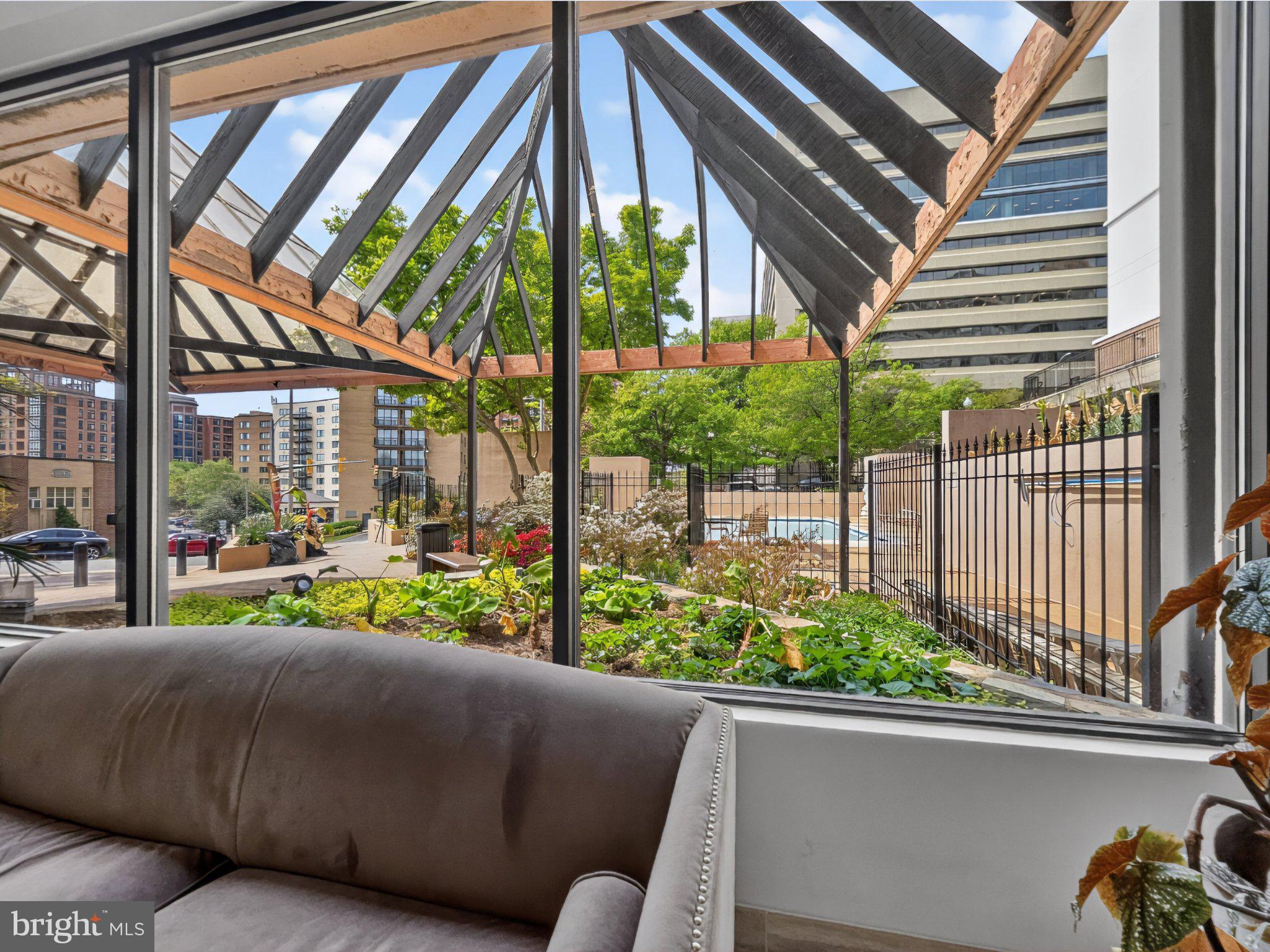 CLARENDON - Residential