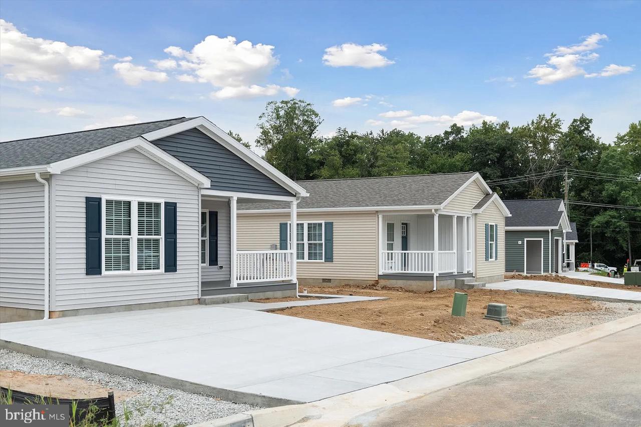 CINNAMON WOODS - Residential