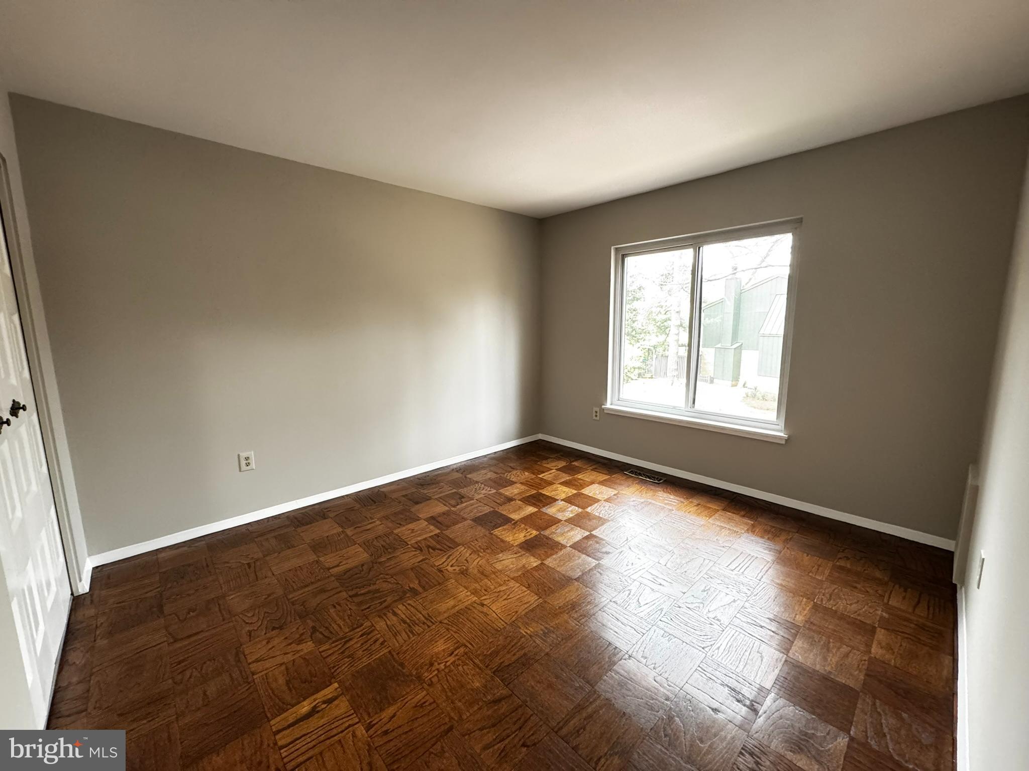 IVY OAK - Residential Lease