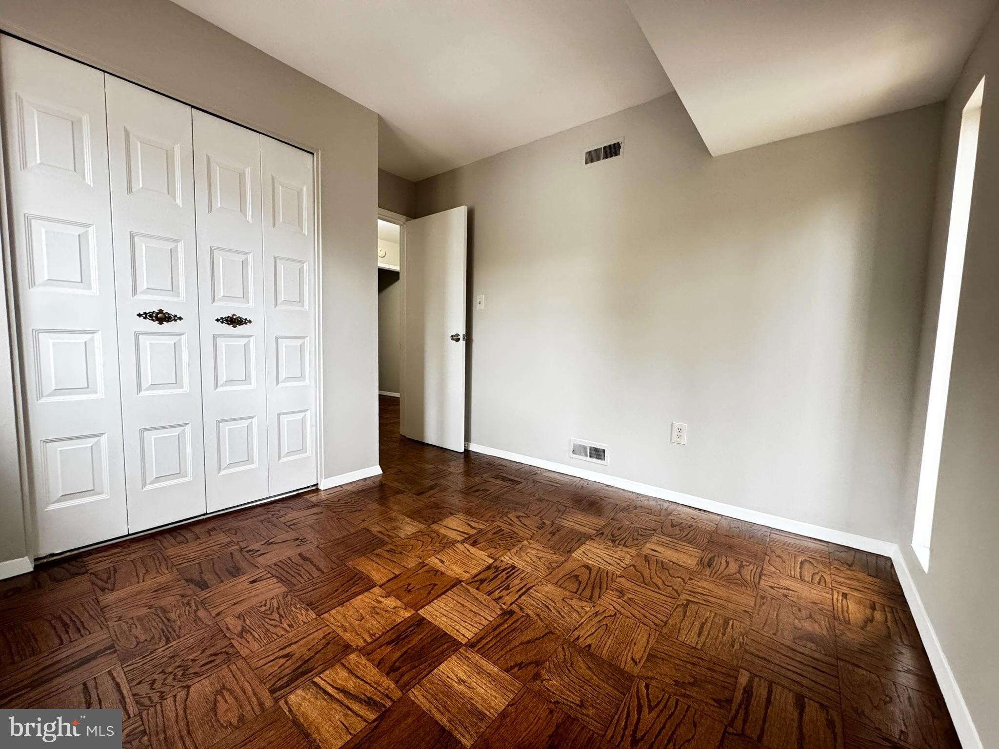 IVY OAK - Residential Lease