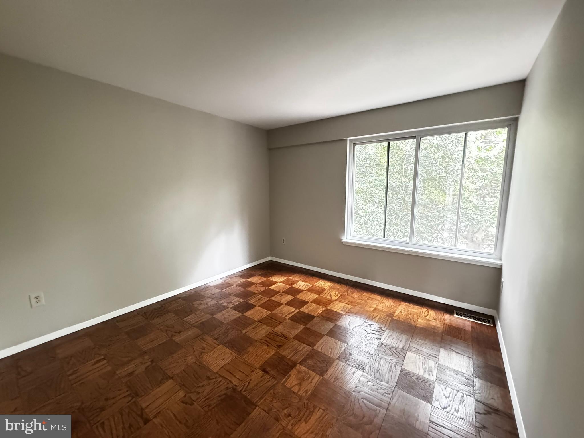 IVY OAK - Residential Lease