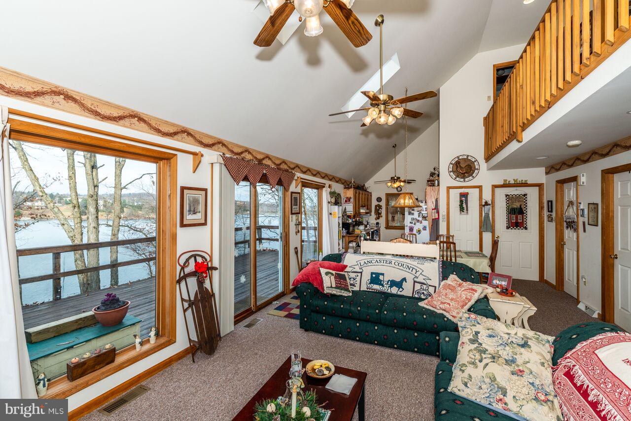 LAKE WYNONAH - Residential