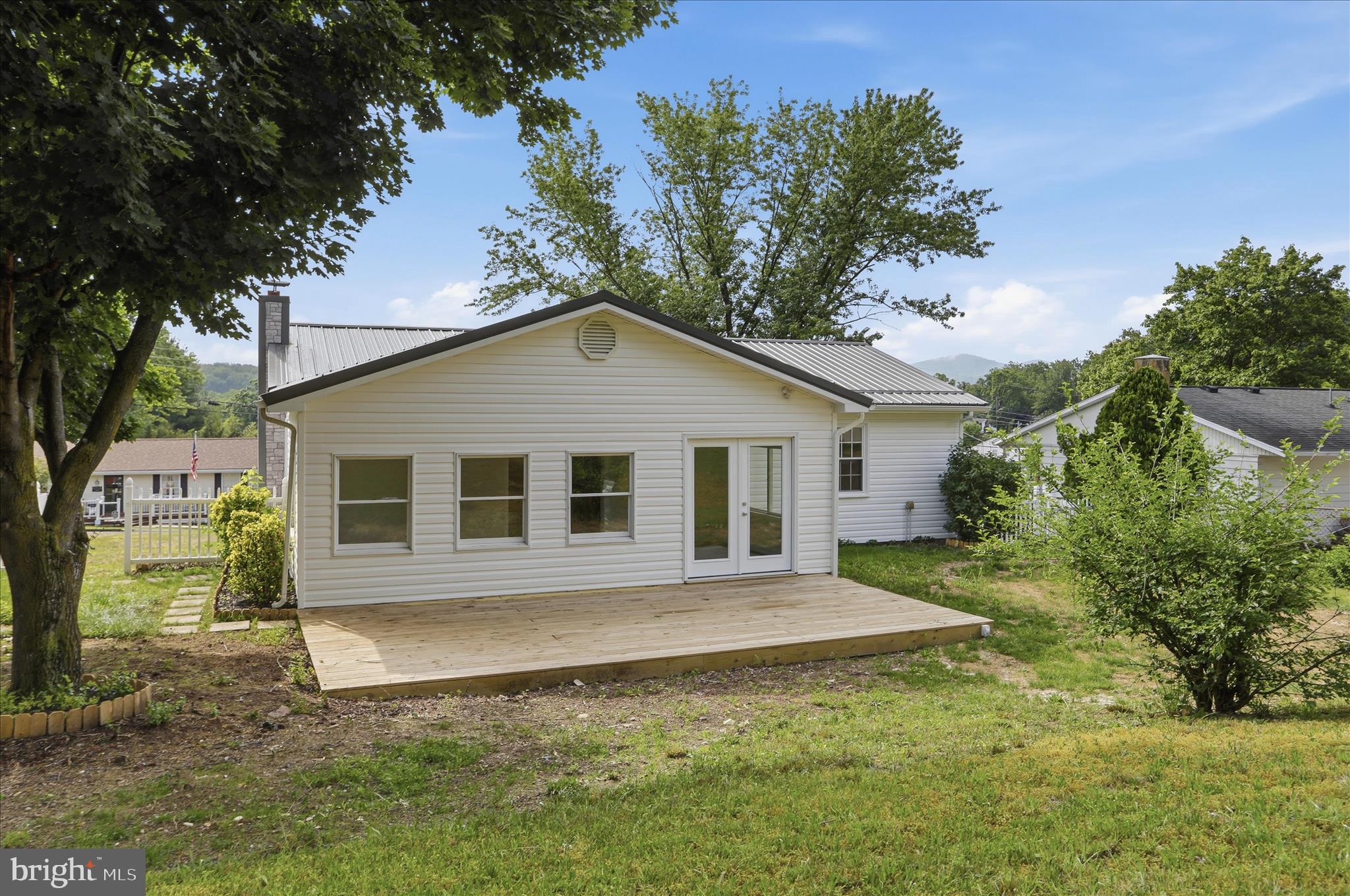 CRESAPTOWN - Residential