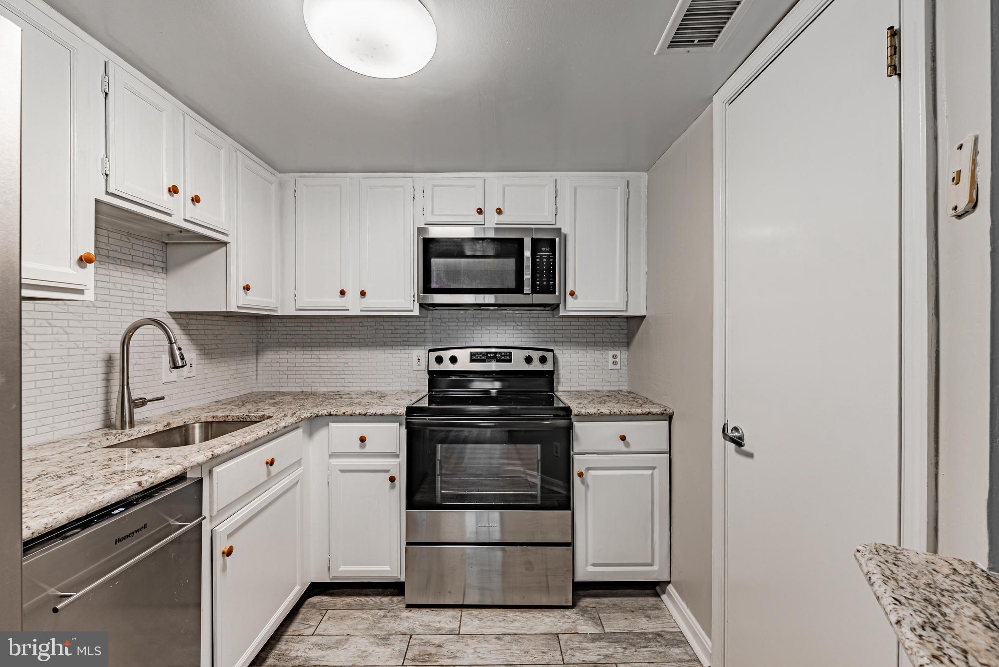 NORTH PORT CONDO - Residential