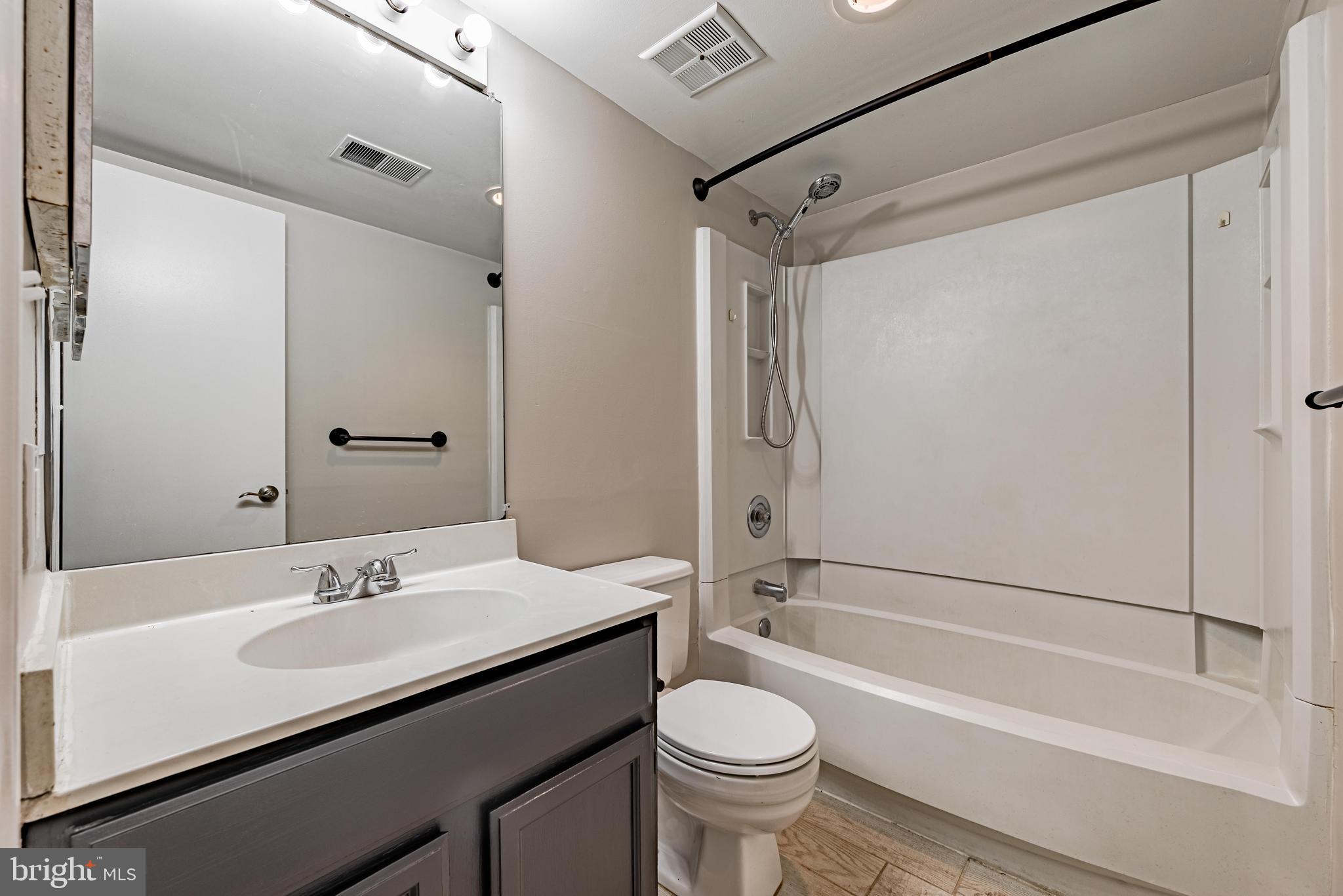 NORTH PORT CONDO - Residential