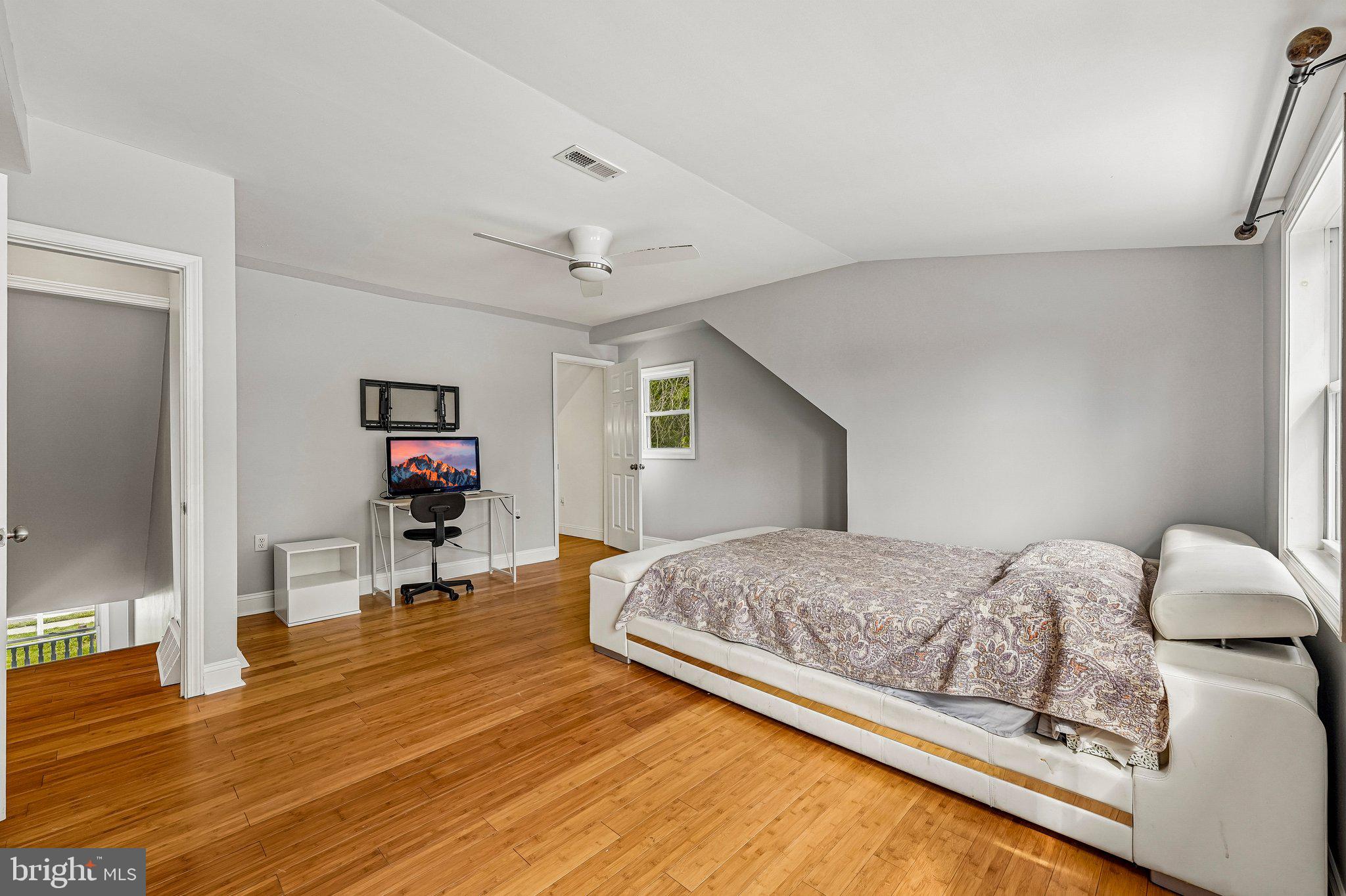 WILLOW GROVE - Residential