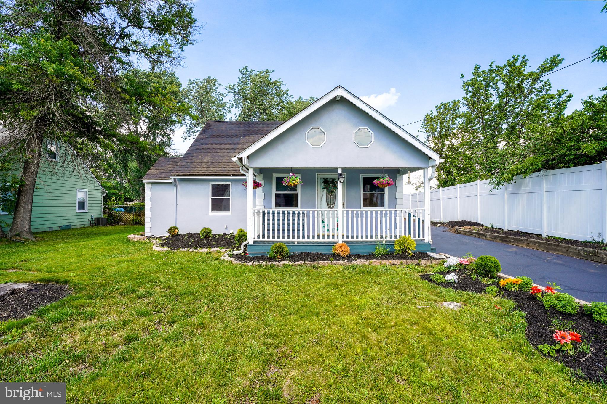 WILLOW GROVE - Residential
