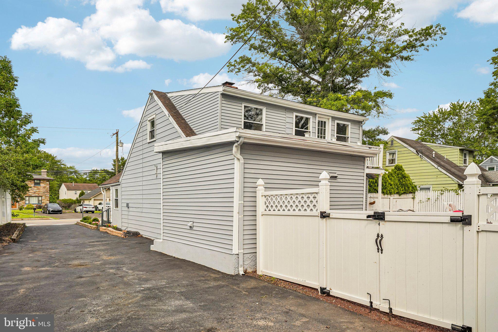WILLOW GROVE - Residential