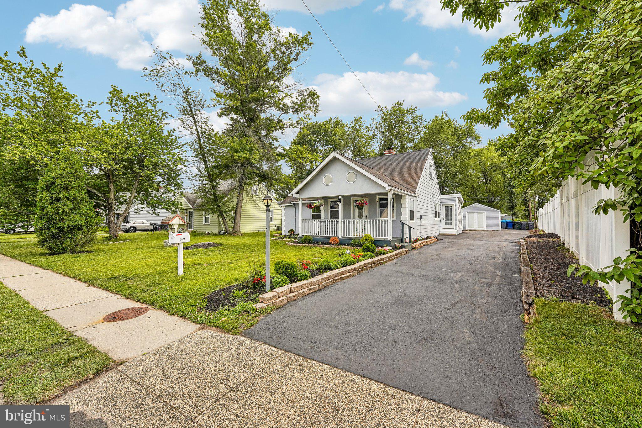 WILLOW GROVE - Residential