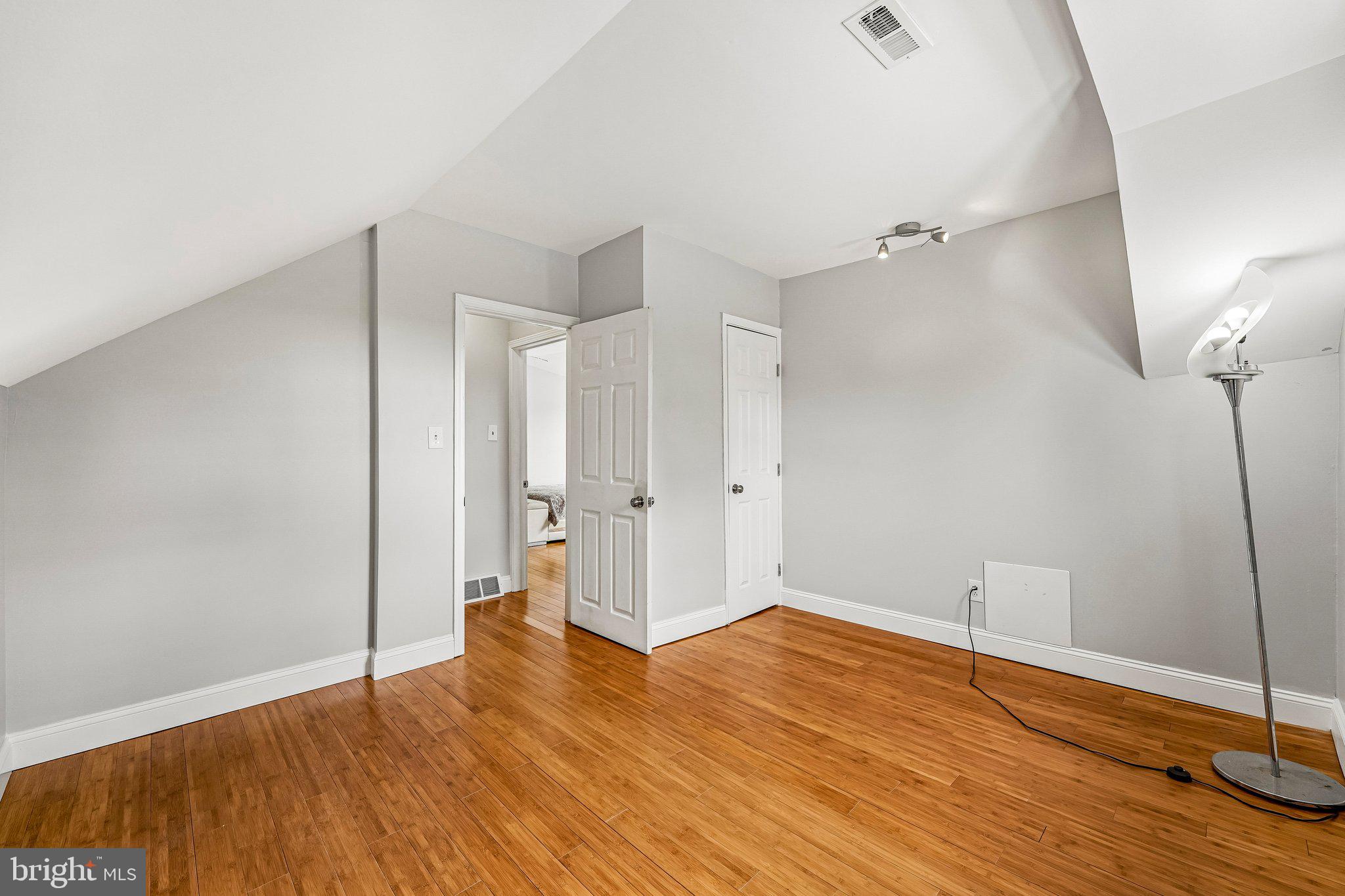 WILLOW GROVE - Residential