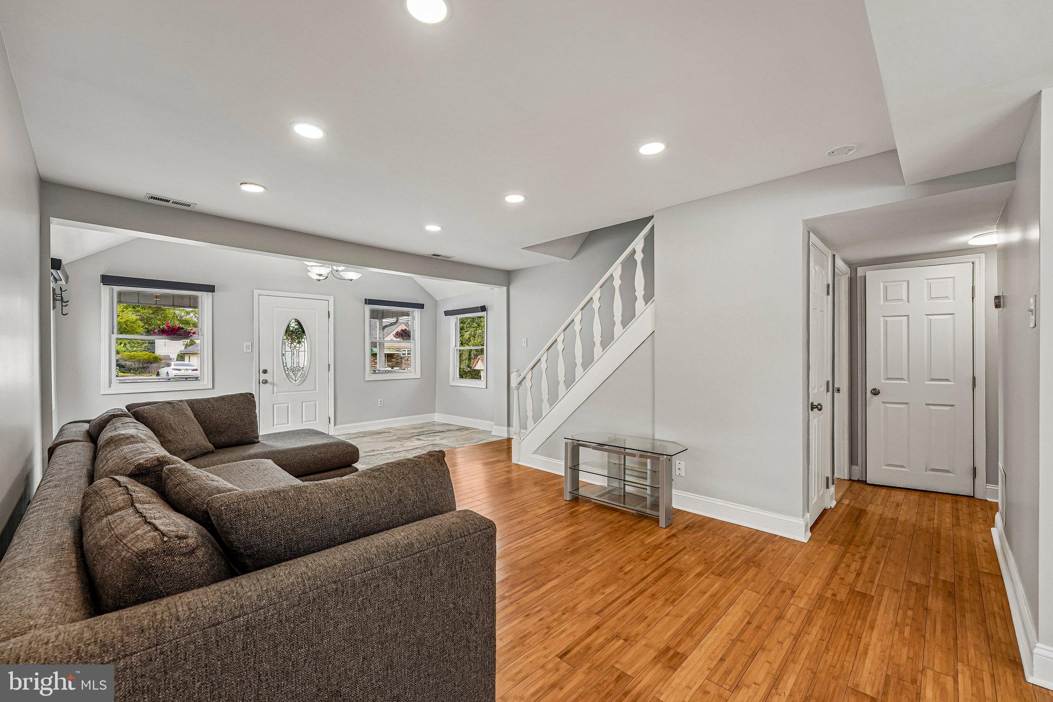 WILLOW GROVE - Residential
