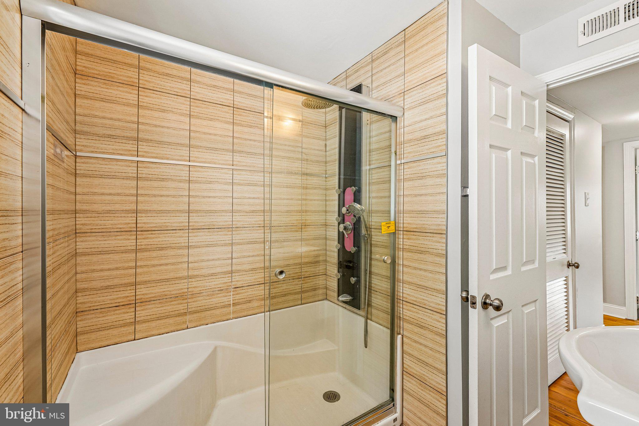 WILLOW GROVE - Residential