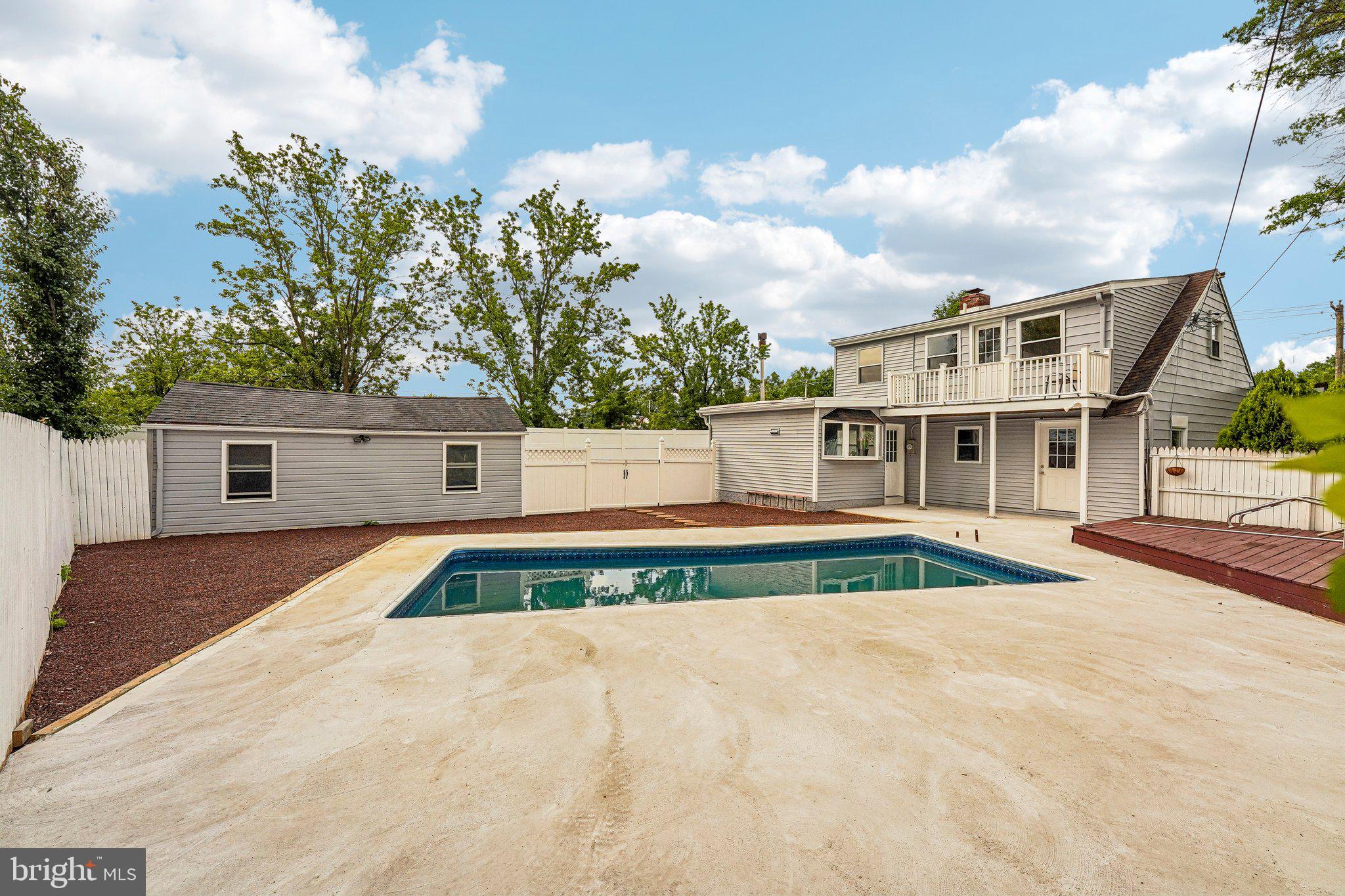 WILLOW GROVE - Residential