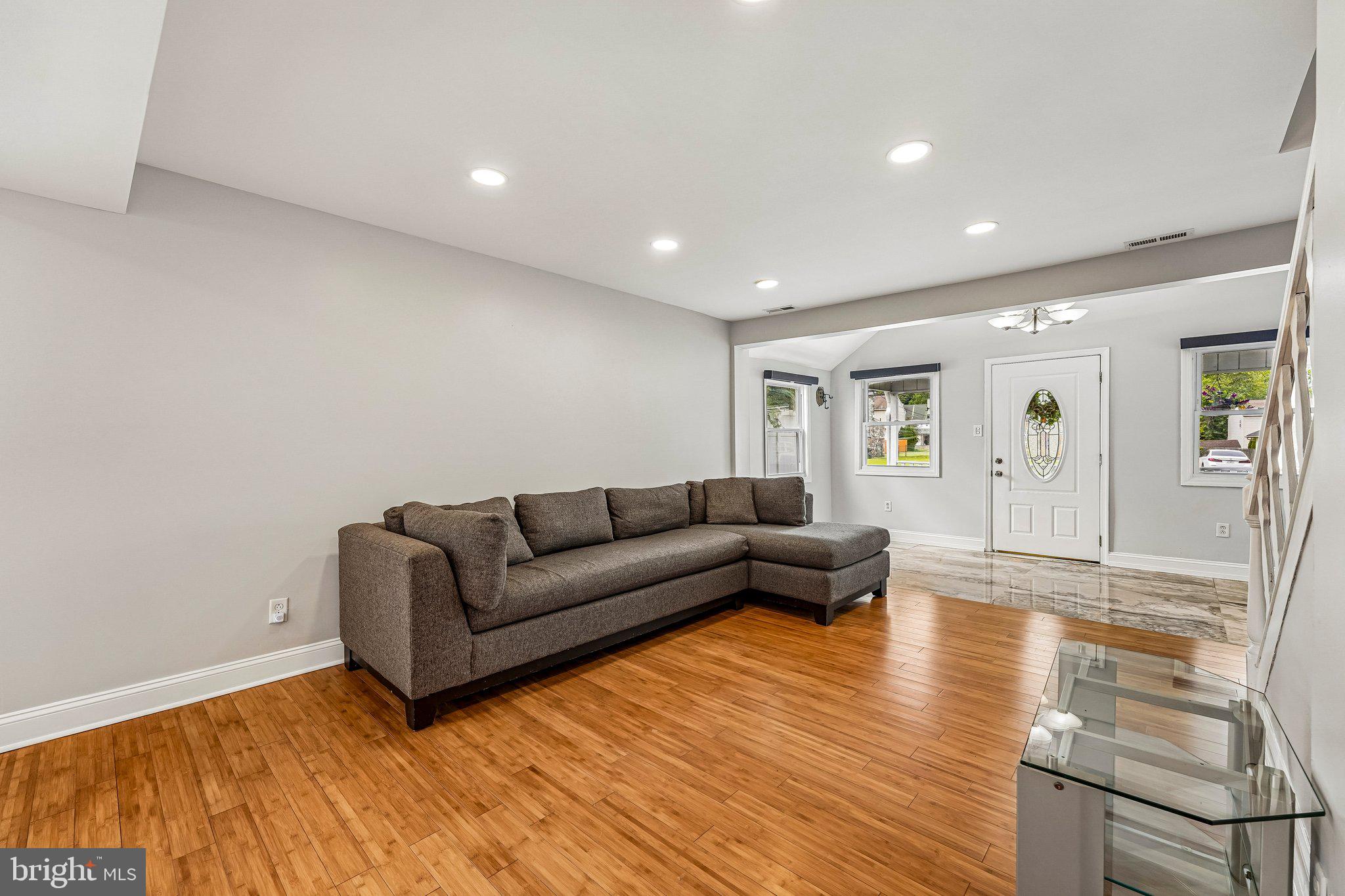WILLOW GROVE - Residential