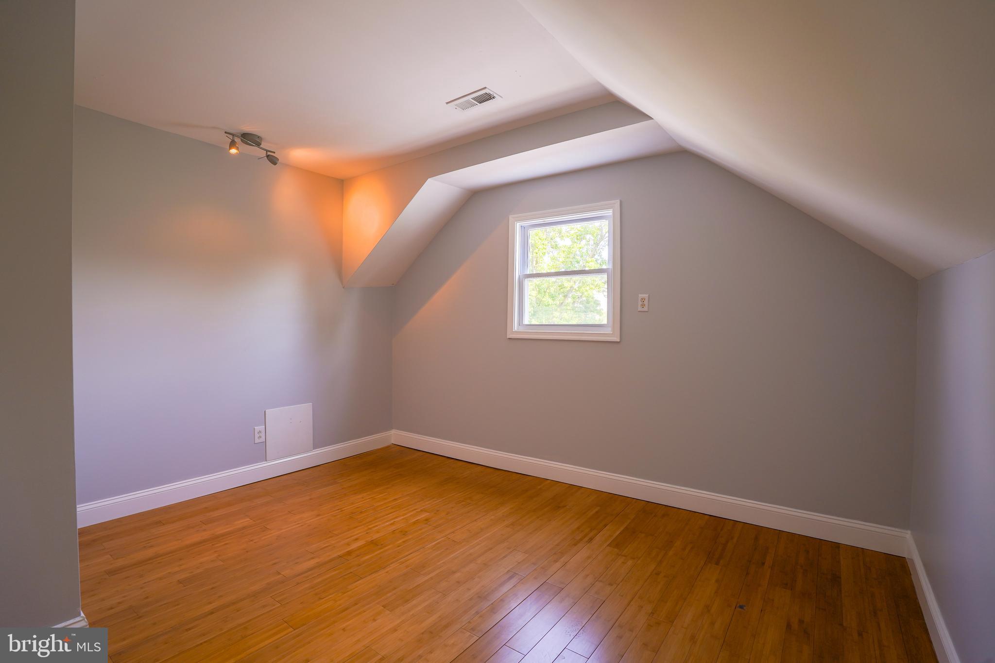WILLOW GROVE - Residential