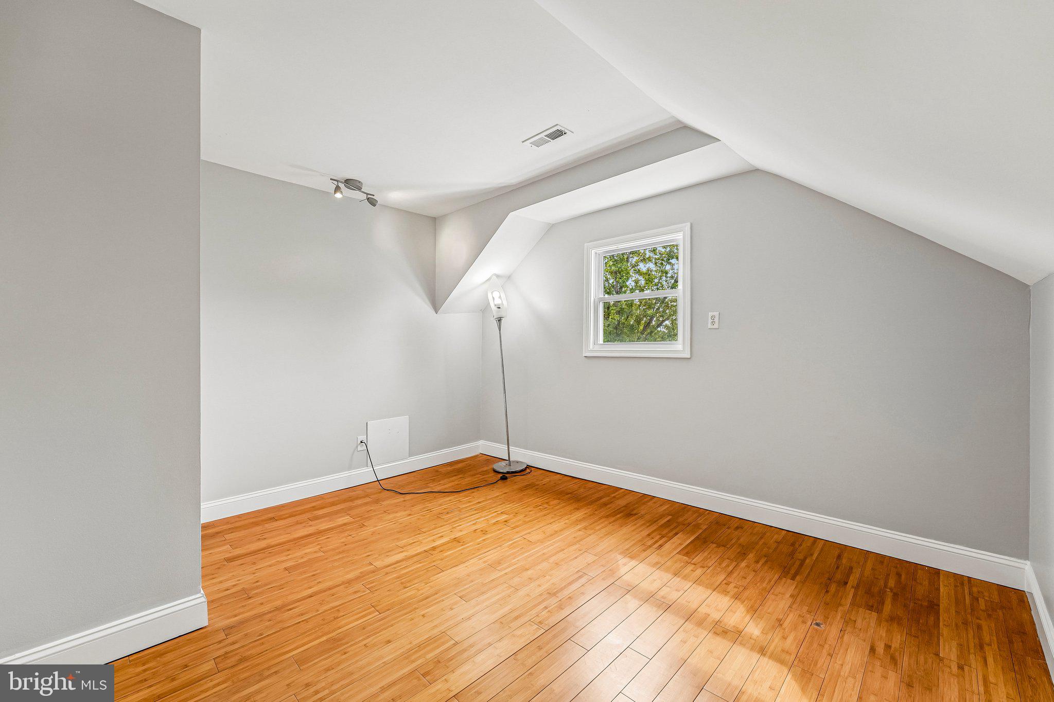 WILLOW GROVE - Residential