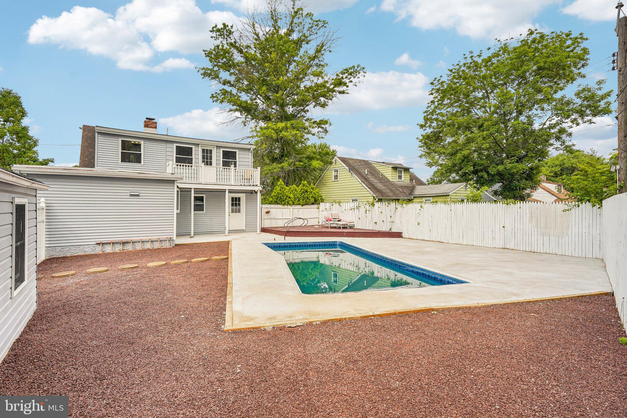 WILLOW GROVE - Residential