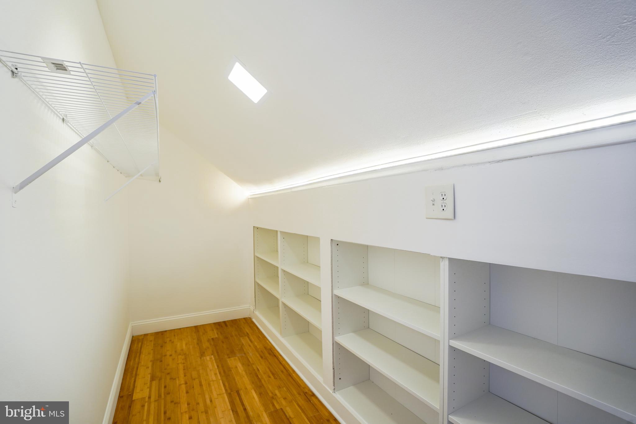 WILLOW GROVE - Residential