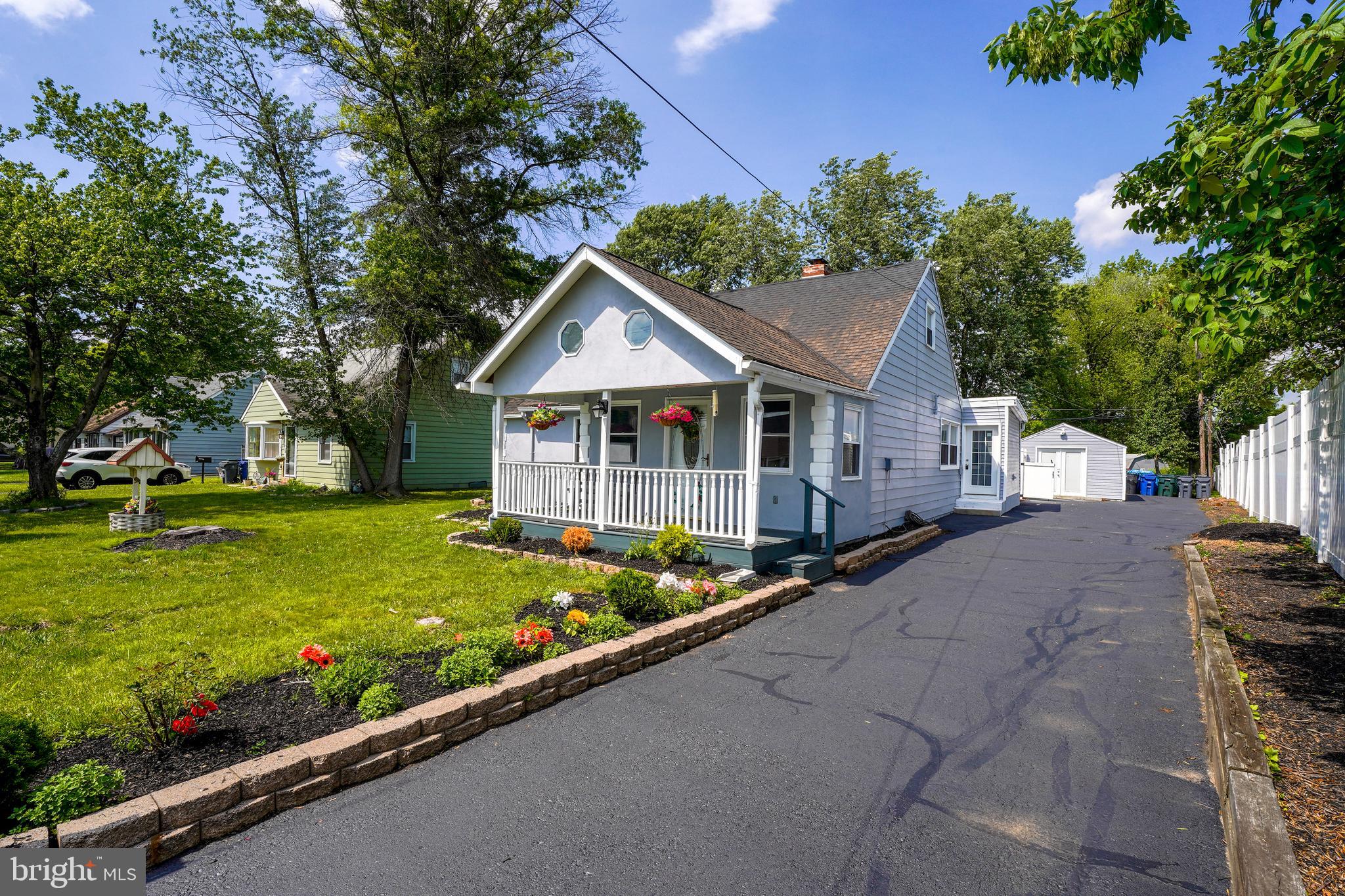 WILLOW GROVE - Residential