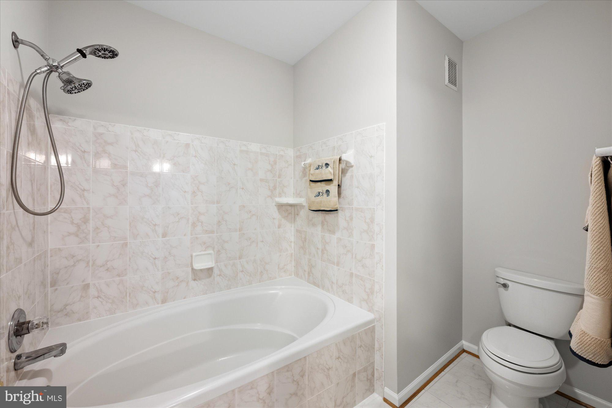 ASHBURN FARM - Residential