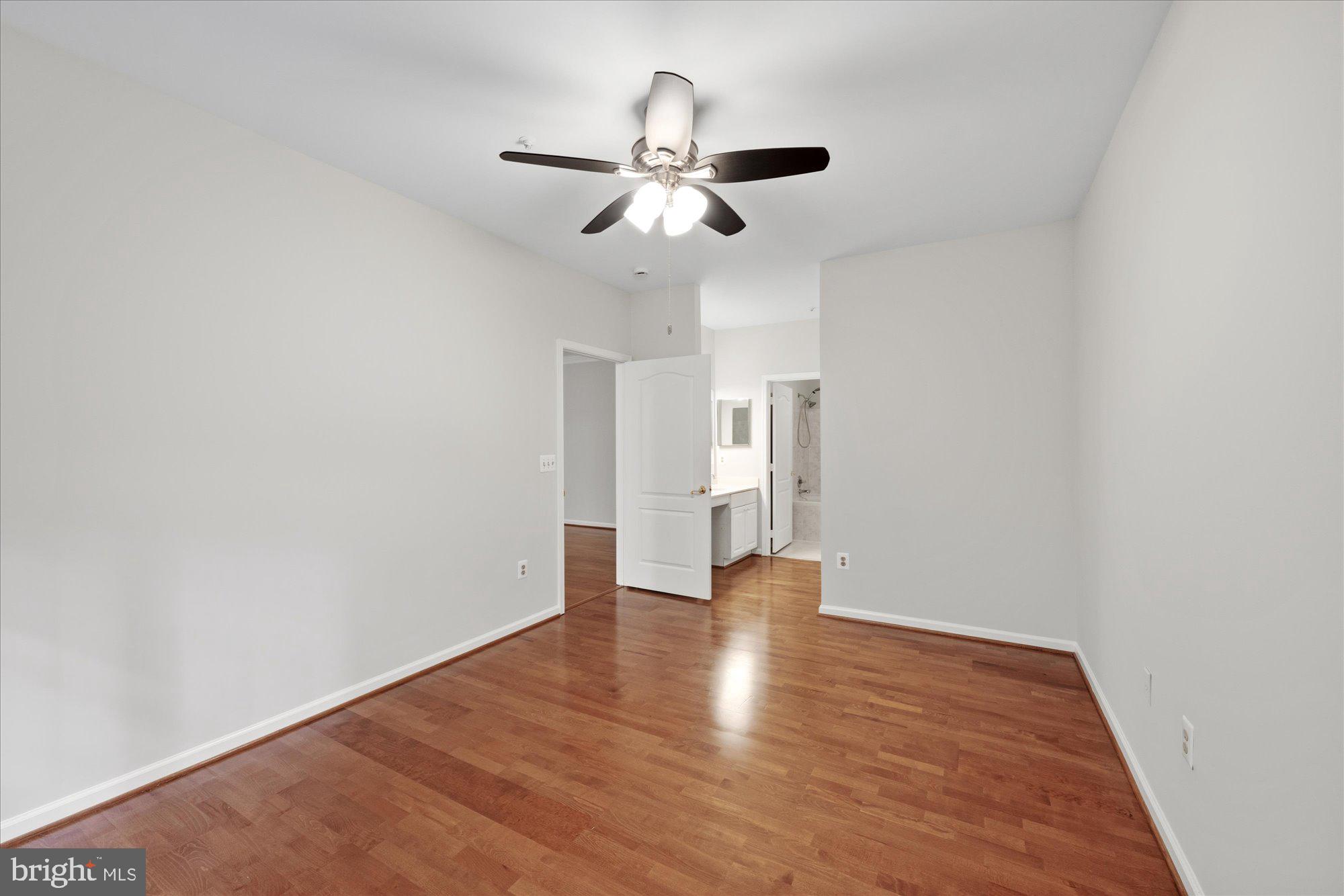 ASHBURN FARM - Residential