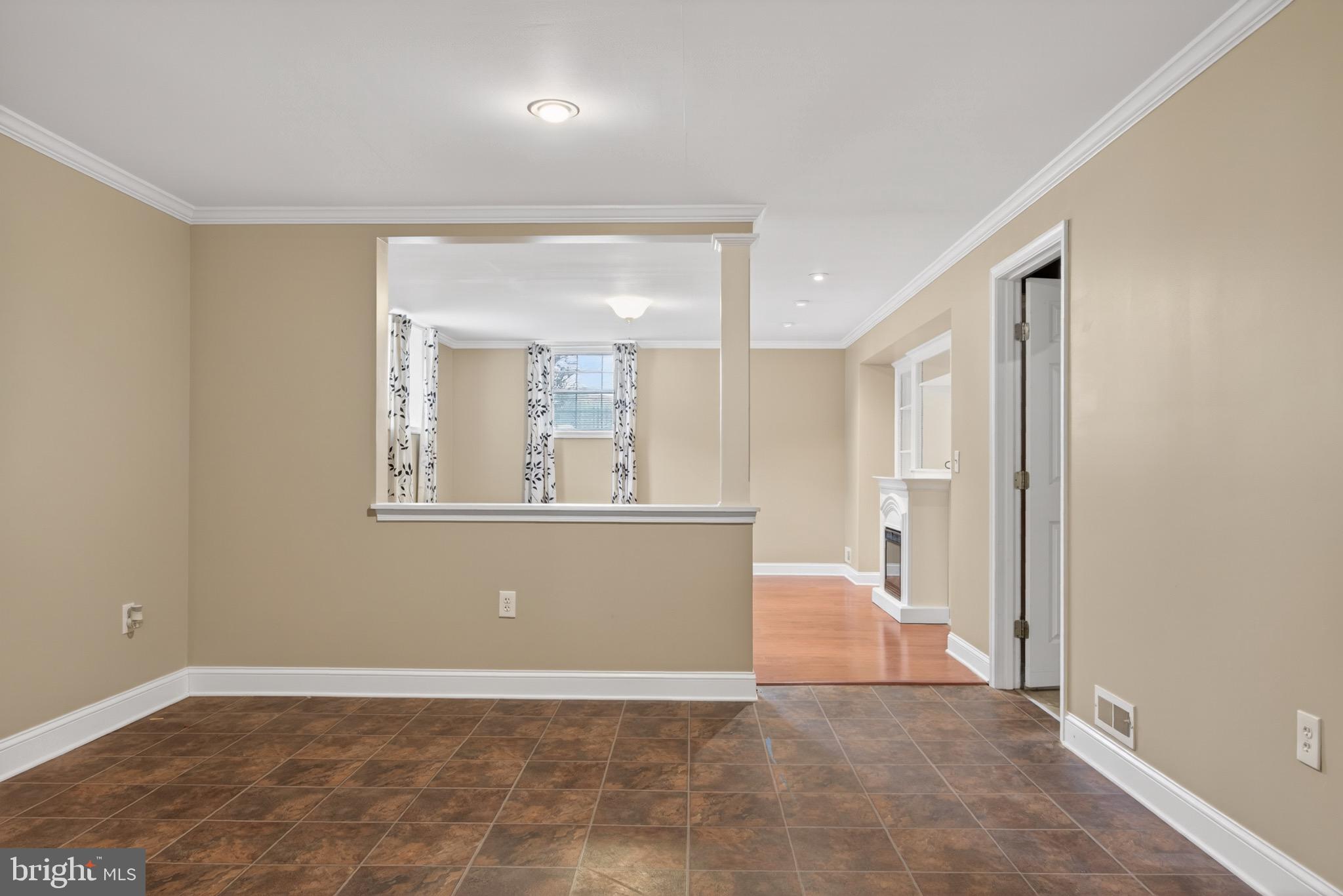 SHERMAN OAKS - Residential