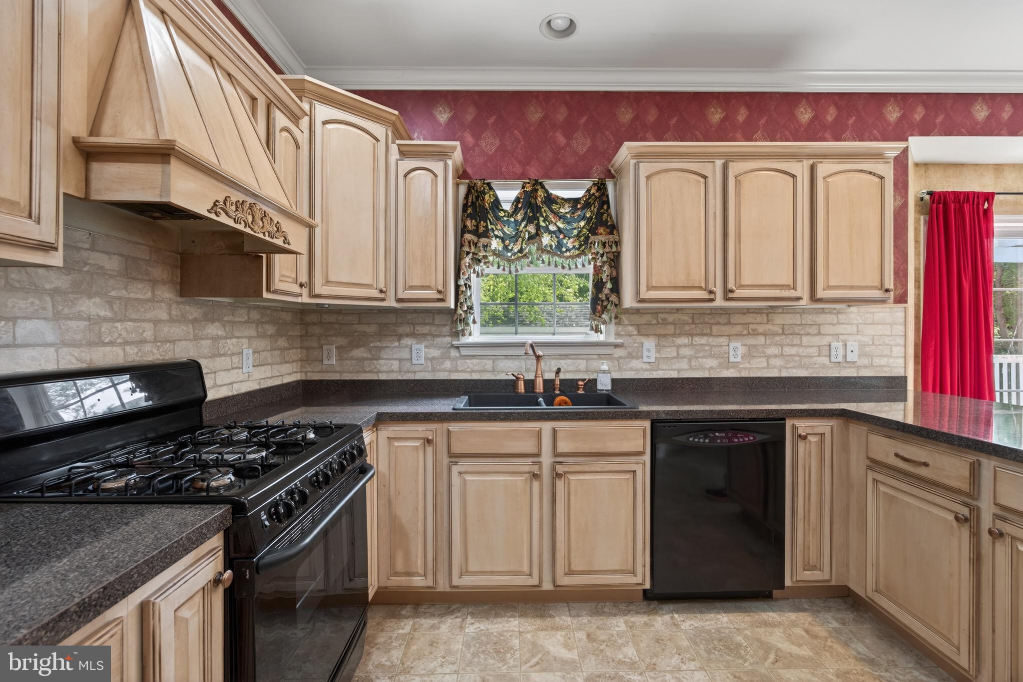 SHERMAN OAKS - Residential