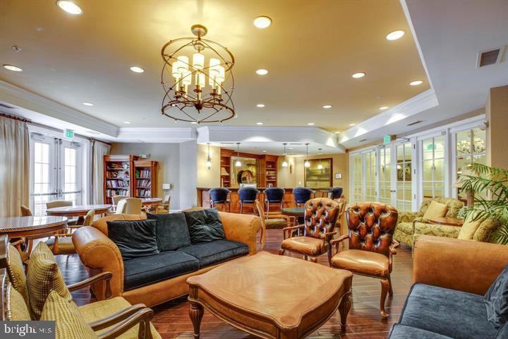 HALSTEAD AT THE METRO - Residential