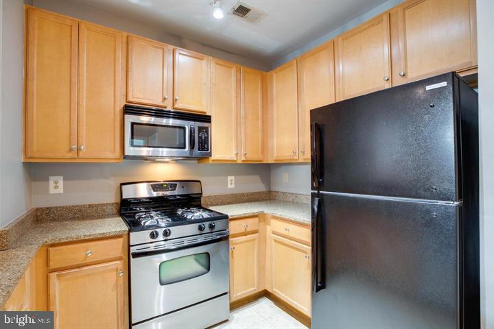 HALSTEAD AT THE METRO - Residential