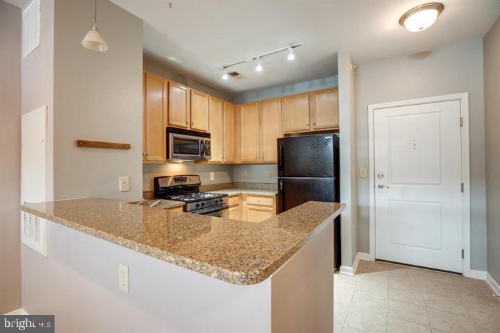 HALSTEAD AT THE METRO - Residential