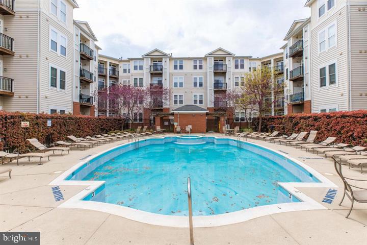 HALSTEAD AT THE METRO - Residential