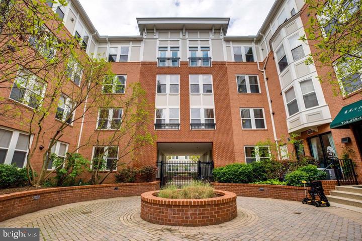 HALSTEAD AT THE METRO - Residential