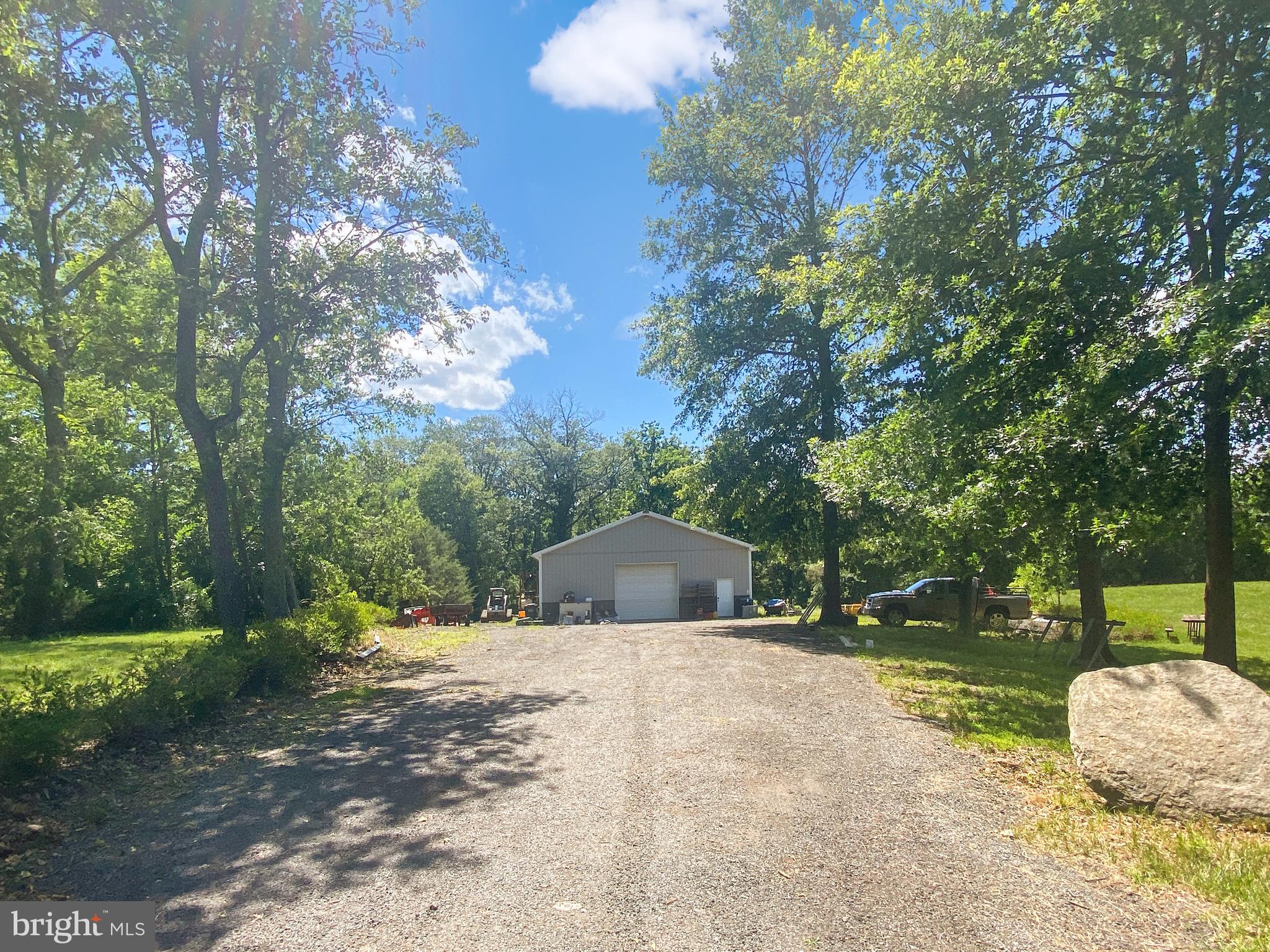 SHELTER KNOLLS - Residential