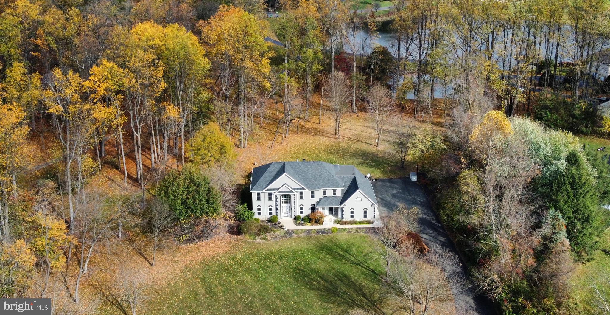 SHELTER KNOLLS - Residential