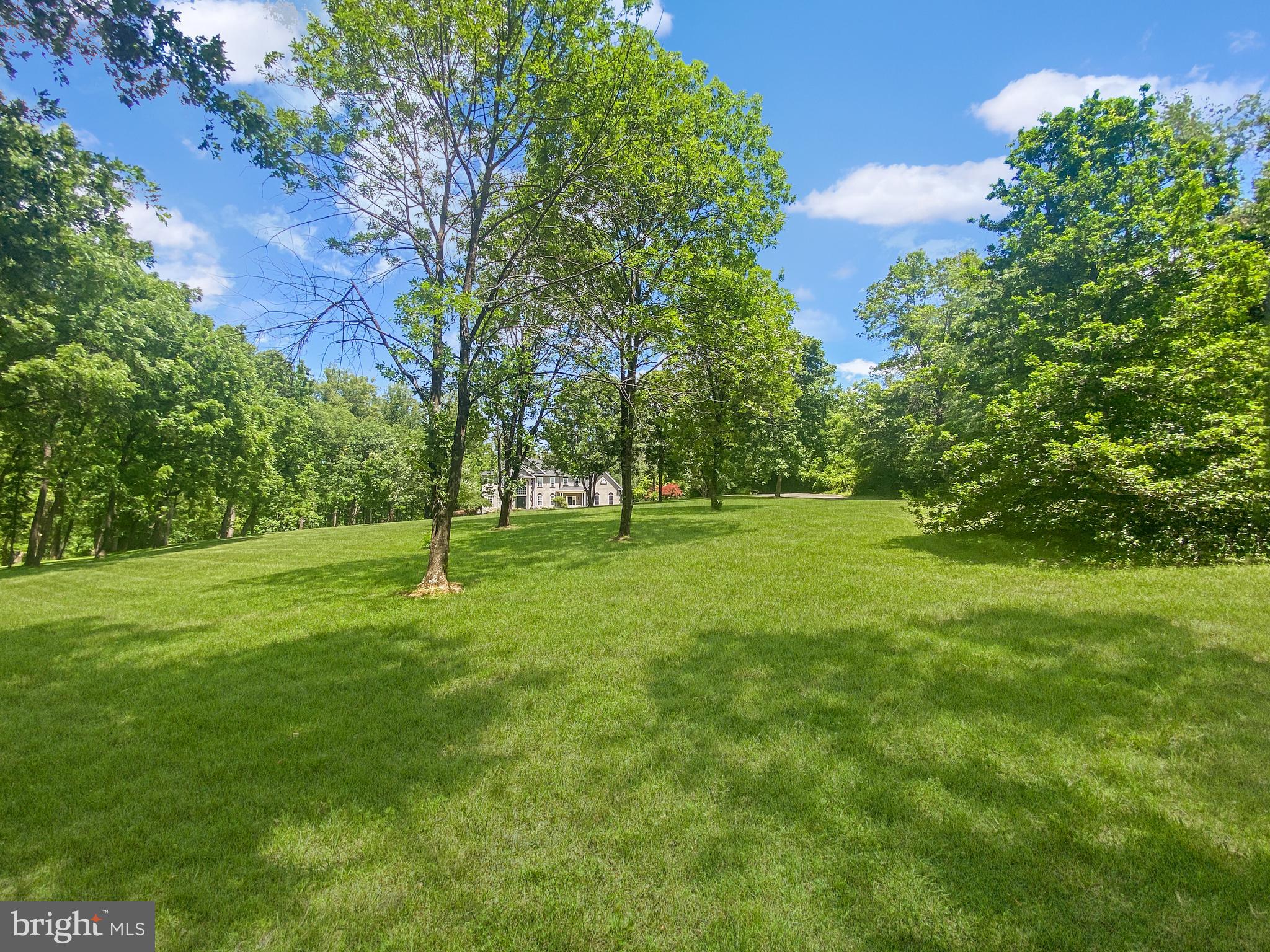 SHELTER KNOLLS - Residential