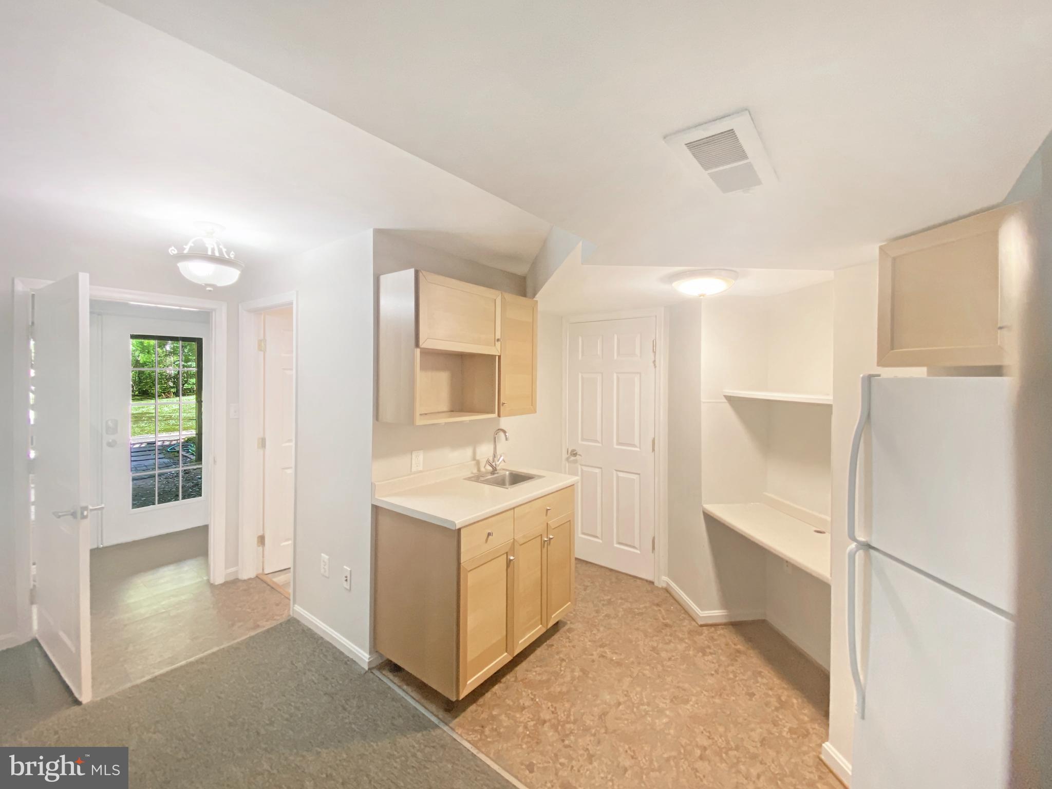 SHELTER KNOLLS - Residential