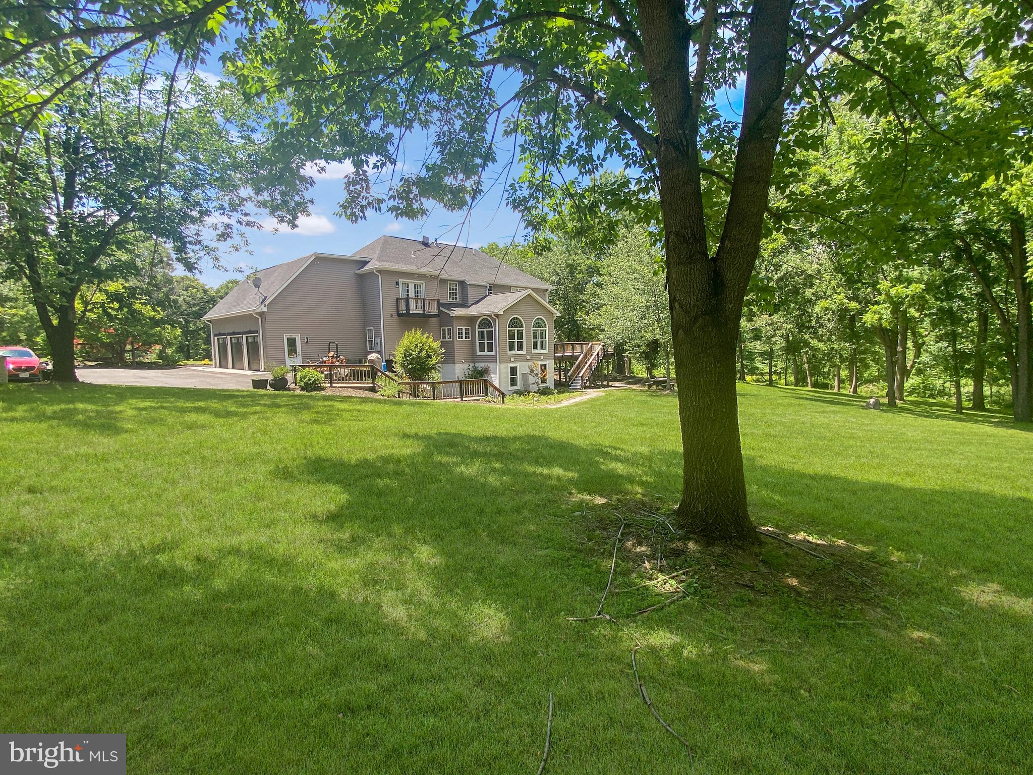SHELTER KNOLLS - Residential