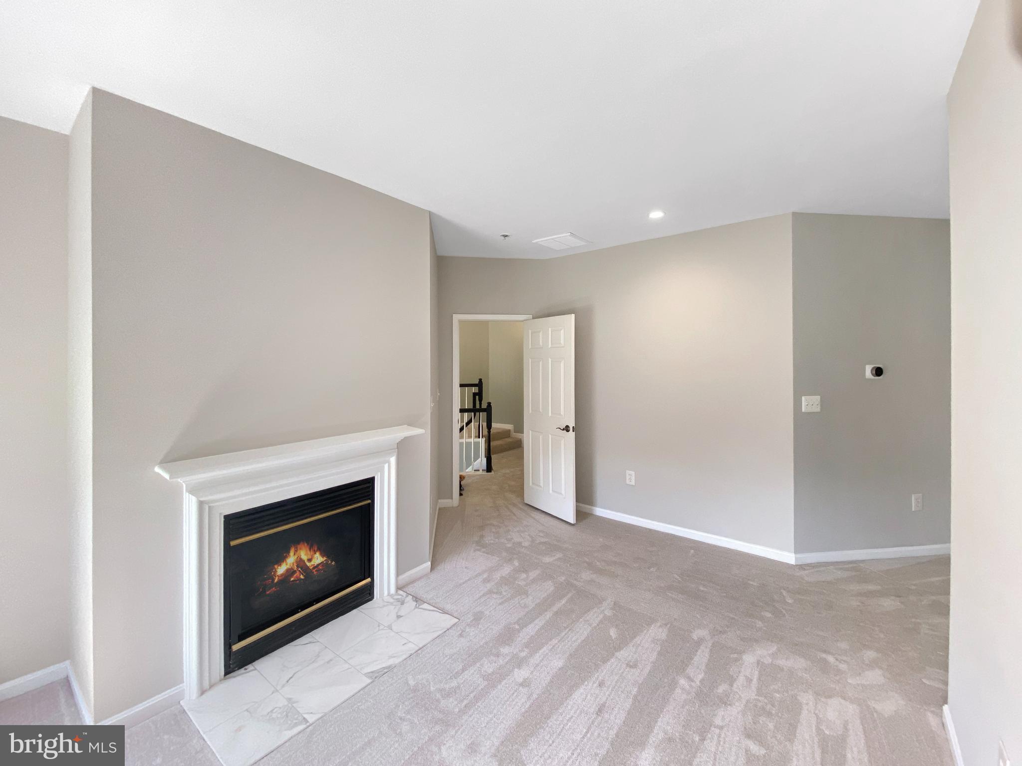 SHELTER KNOLLS - Residential