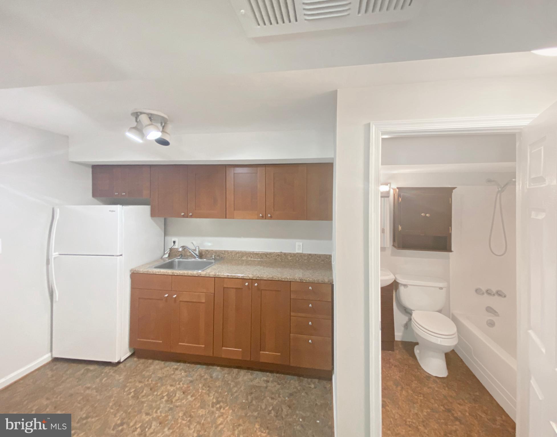 SHELTER KNOLLS - Residential