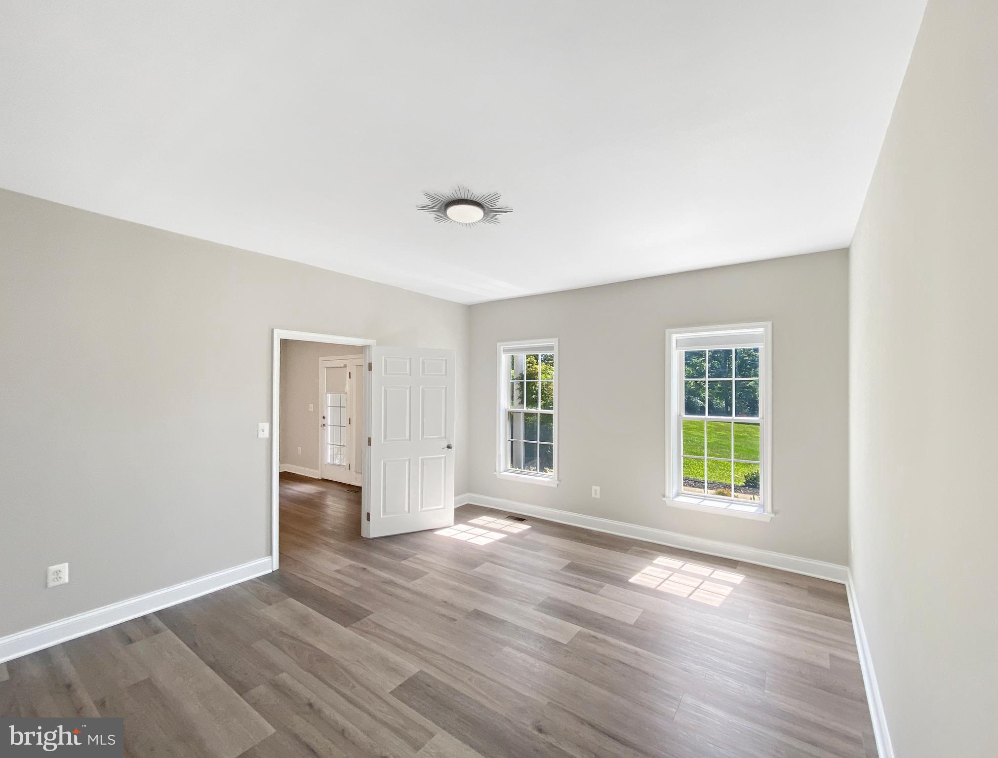 SHELTER KNOLLS - Residential