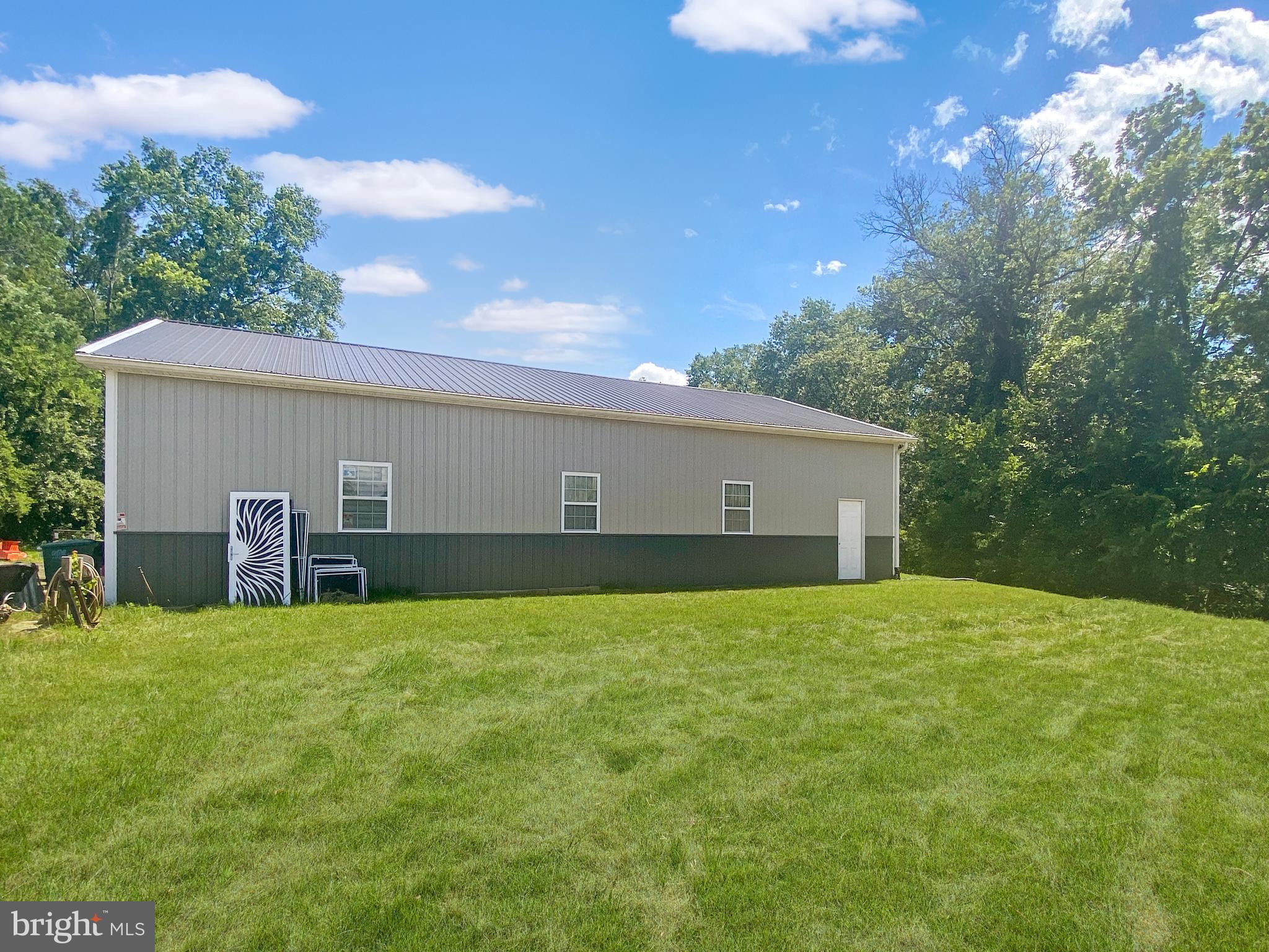 SHELTER KNOLLS - Residential